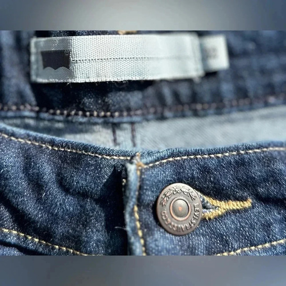 Levi’s Mid Rise Jean Shorts Sz 32 - Picture 3 of 3